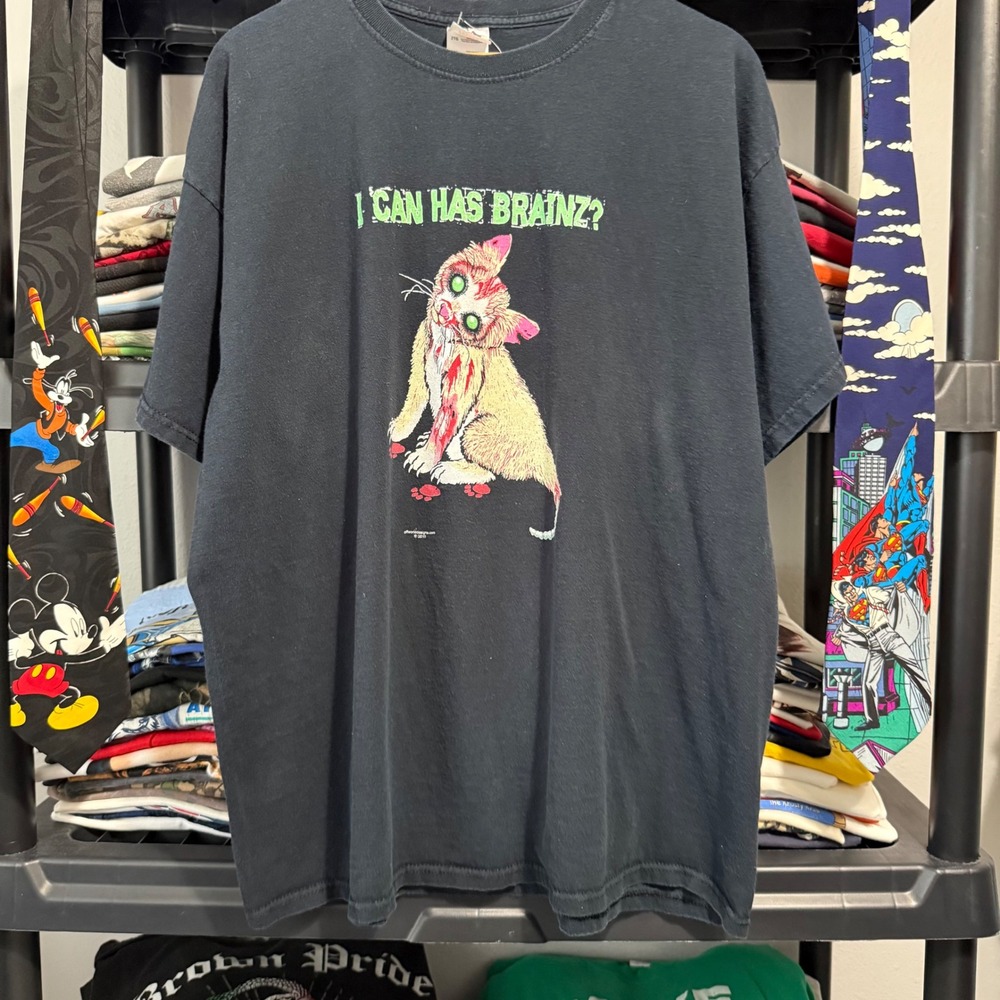 Fruit Of The Loom T Shirt I Can Has Brainz Zombie Cat 2XL Black 2010s
